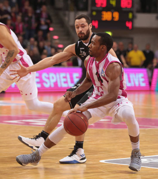 的中场核心 的中场核心